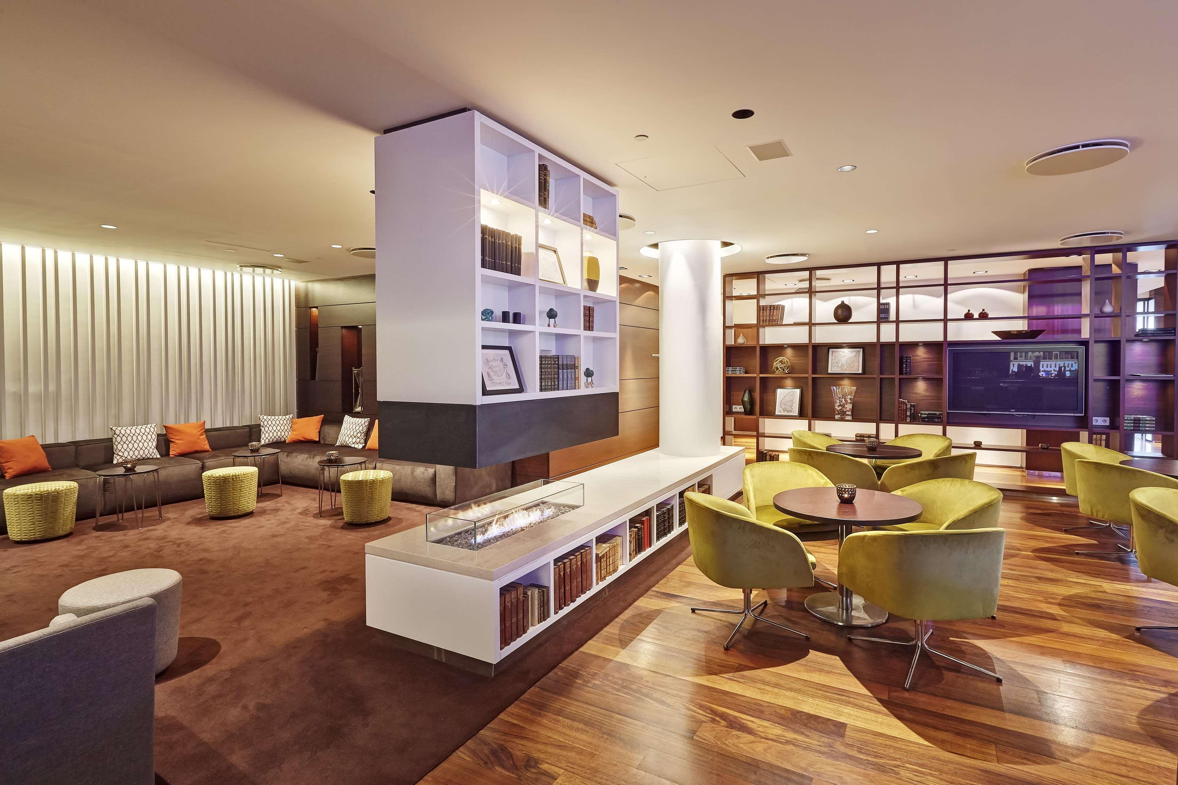 Отель Hilton Reykjavik Nordica Экстерьер фото