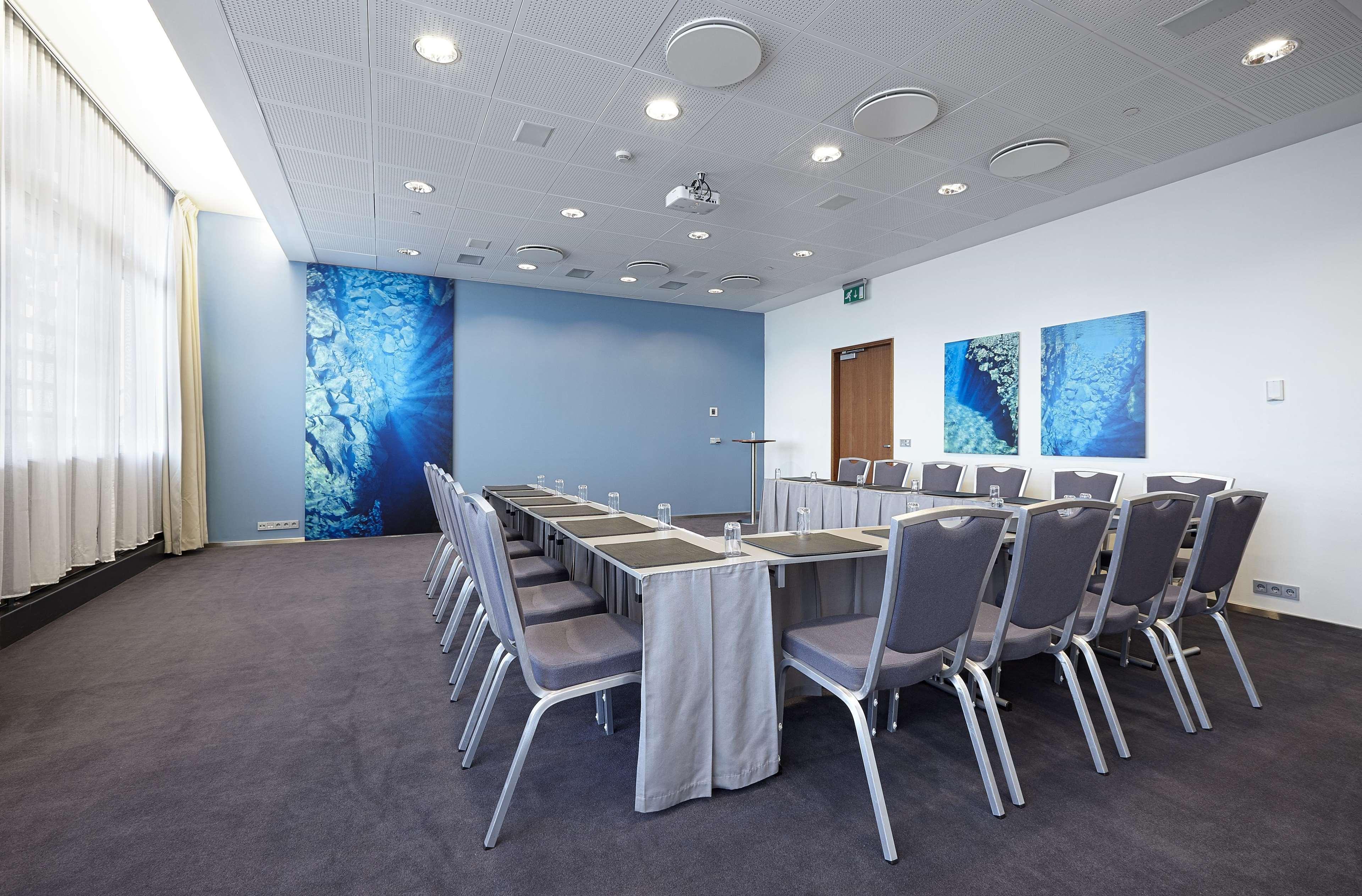 Отель Hilton Reykjavik Nordica Экстерьер фото