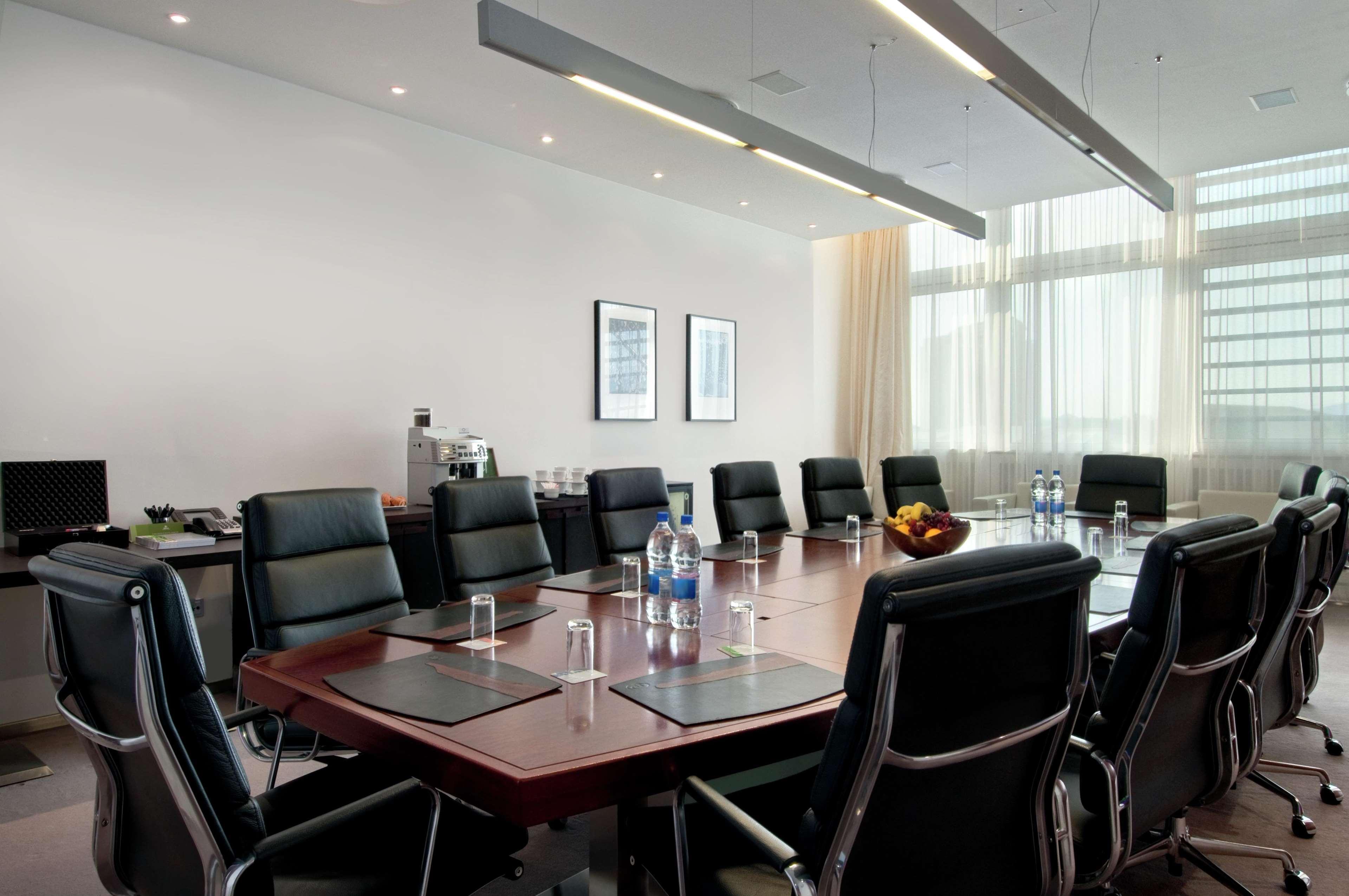 Отель Hilton Reykjavik Nordica Экстерьер фото