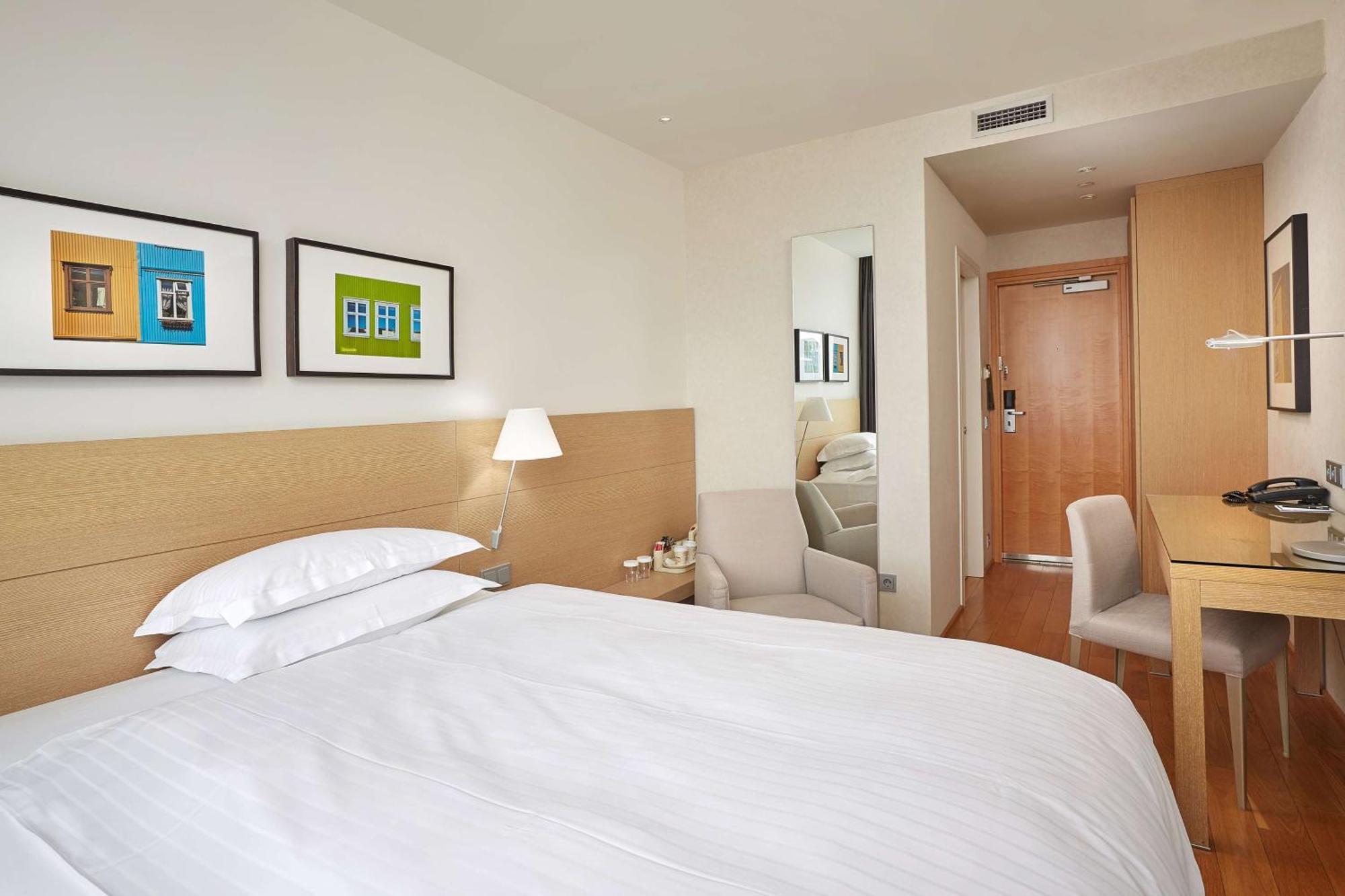 Отель Hilton Reykjavik Nordica Экстерьер фото
