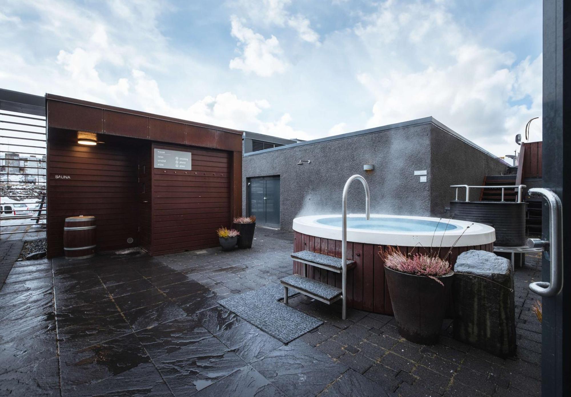 Отель Hilton Reykjavik Nordica Экстерьер фото